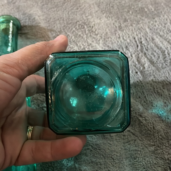 Blue art glass triangular painted flower vases - Picture 5 of 9